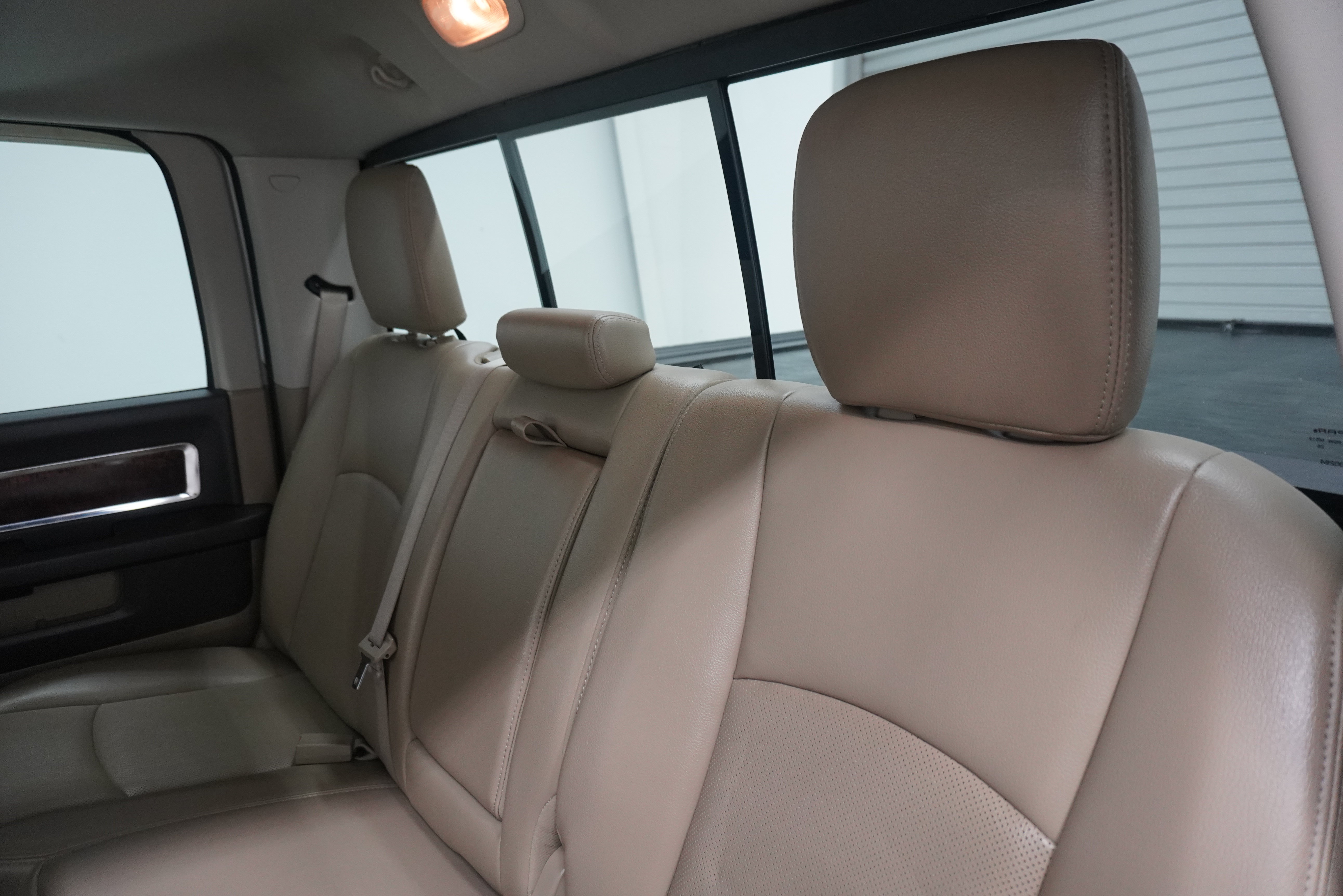 Used 2012 RAM 1500 Laramie RWD image 10