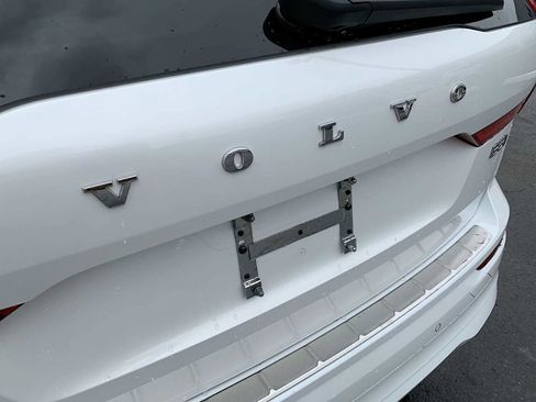 Used 2023 Volvo XC60 B5 Core image 31