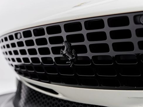 Used 2022 Ferrari Roma RWD image 21