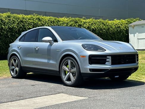New 2026 Porsche Cayenne S AWD/4WD image 10