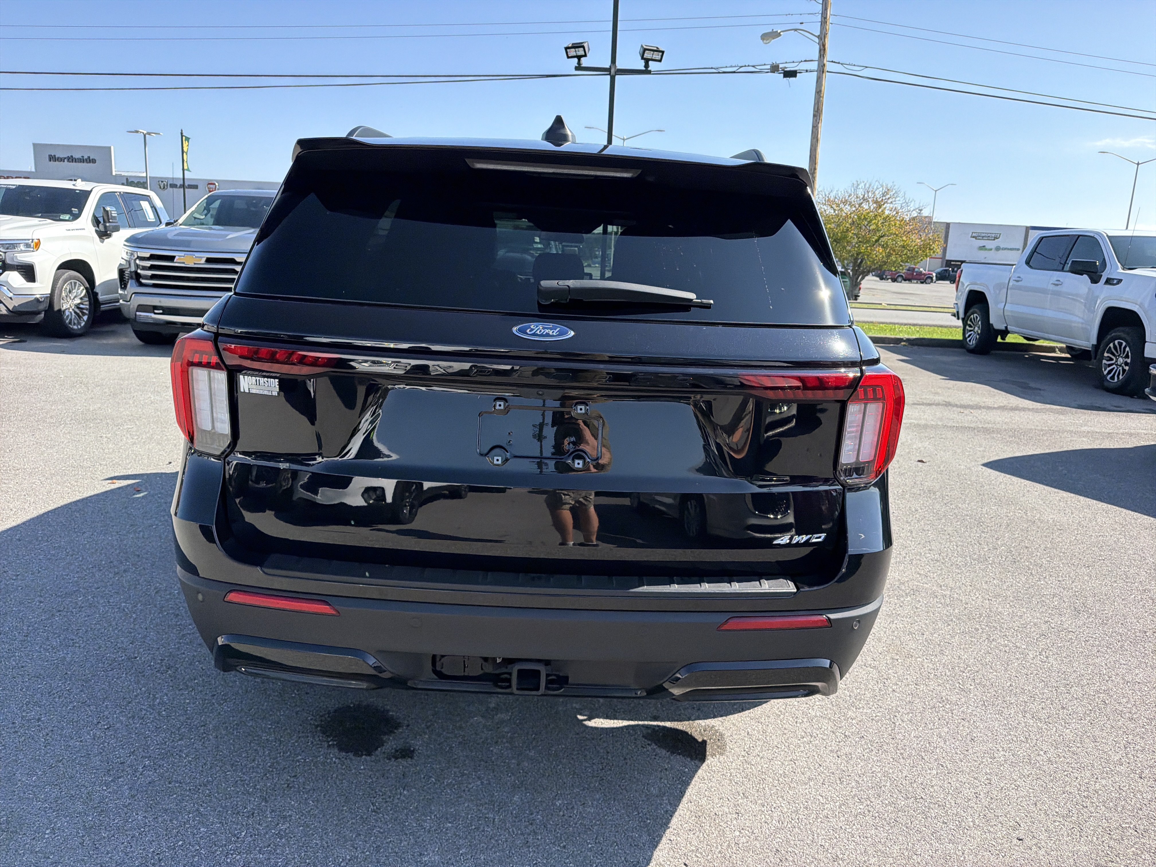 Used 2025 Ford Explorer ST-Line w/ ST-Line Street Pack AWD/4WD image 8