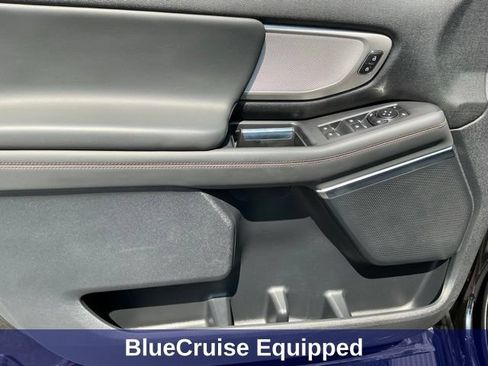 Used 2025 Ford Expedition Active AWD/4WD image 14