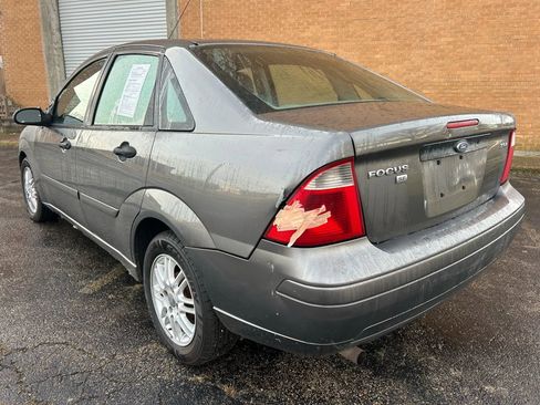 Used 2005 Ford Focus SE image 4