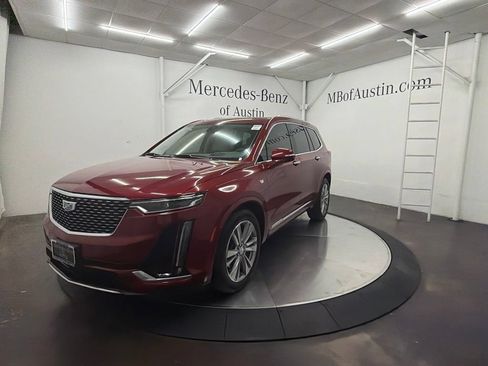 Used 2024 Cadillac XT6 Premium Luxury w/ Technology Package FWD image 3