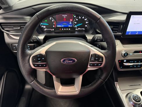 Used 2020 Ford Explorer XLT w/ Equipment Group 202A AWD/4WD image 20
