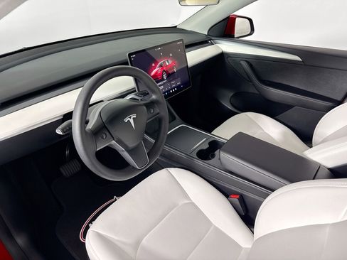 Used 2023 Tesla Model Y Long Range image 5