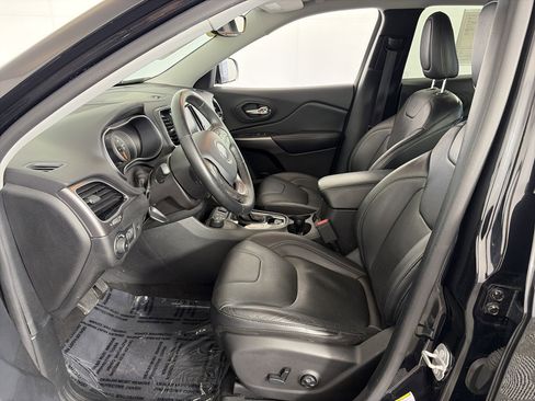 Used 2020 Jeep Cherokee Limited AWD/4WD image 6