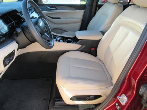 Used 2022 Jeep Grand Cherokee Limited 4xe image 14