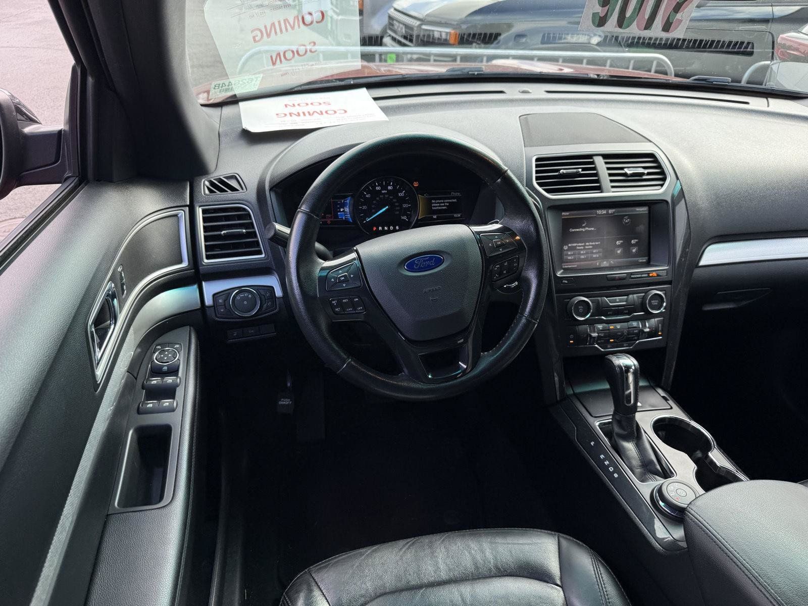 Used 2016 Ford Explorer XLT w/ Equipment Group 202A AWD/4WD image 9