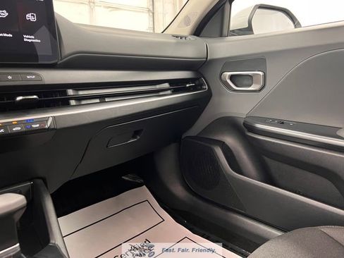 Used 2025 Kia K4 FWD image 38