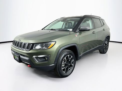 Used 2021 Jeep Compass Trailhawk w/ Convenience Group AWD/4WD image 3