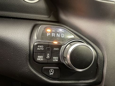 Used 2020 RAM 1500 4x4 Crew Cab image 36