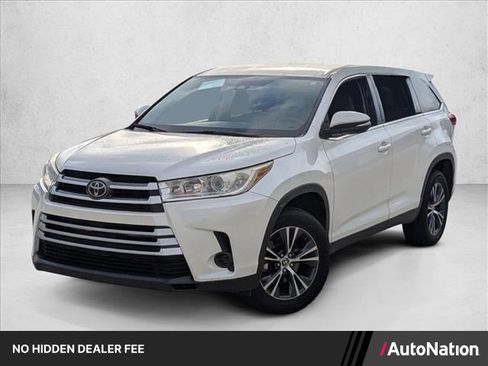 Certified 2019 Toyota Highlander LE FWD image 1