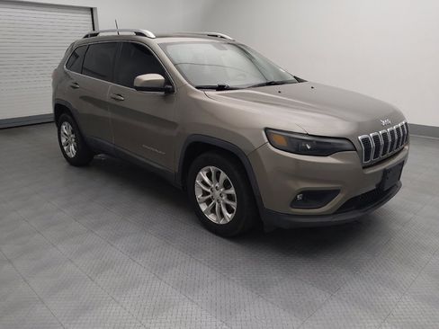 Used 2019 Jeep Cherokee Latitude w/ Popular Appearance Group FWD image 11