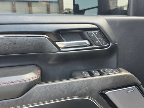 Used 2025 GMC Sierra 2500 AT4X AWD/4WD image 13