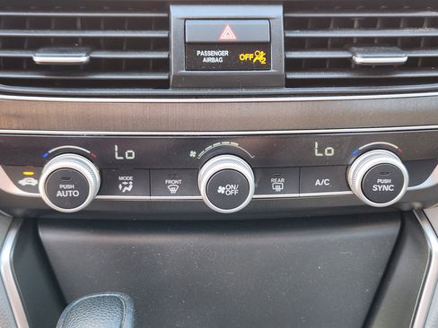 Used 2018 Honda Accord LX image 13