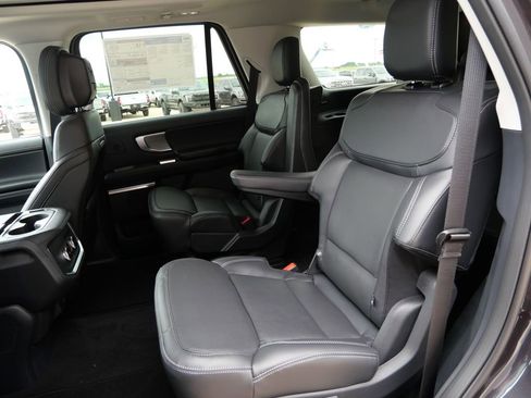 New 2026 Ford Expedition Platinum w/ Driver's Package AWD/4WD image 13