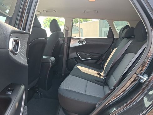 Used 2025 Kia Soul LX w/ LX Technology Package FWD image 10