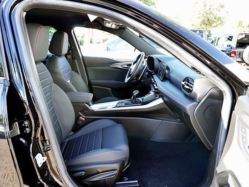 Certified 2024 Dodge Hornet R/T w/ Tech Pack w/o Parking image 11