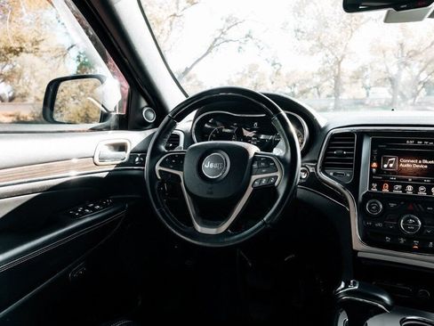 Used 2014 Jeep Grand Cherokee Overland w/ Advanced Technology Group AWD/4WD image 26