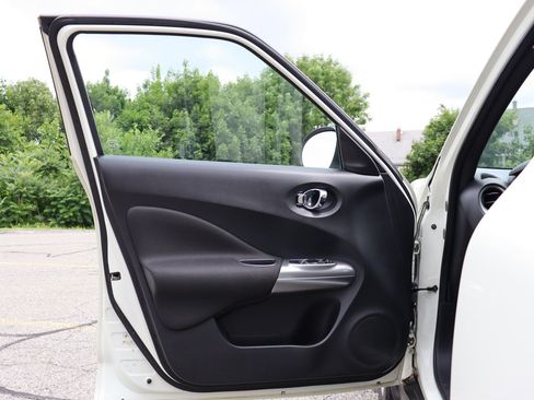 Used 2011 Nissan Juke SV AWD/4WD image 22