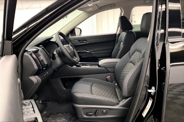 New 2026 Nissan Pathfinder SV FWD image 10