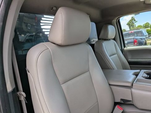 Used 2017 Ford F550 2WD Regular Cab Super Duty image 9