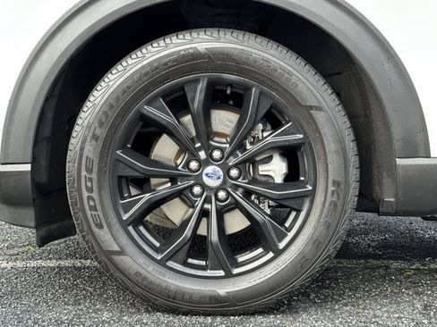 Certified 2020 Ford Explorer XLT w/ Equipment Group 202A image 27