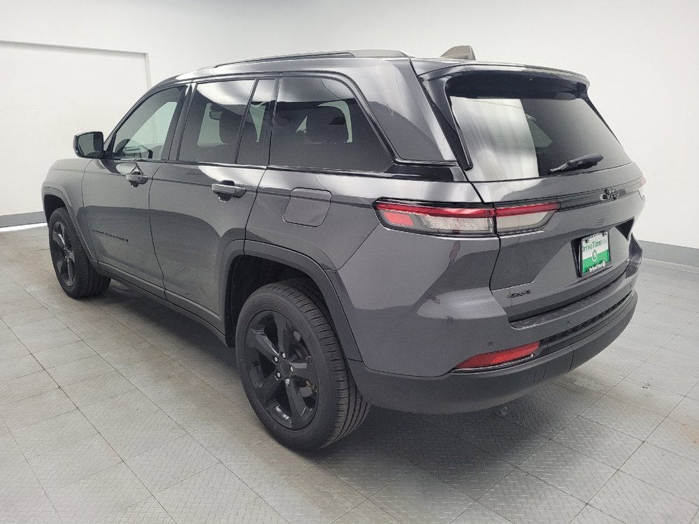 Used 2023 Jeep Grand Cherokee Altitude AWD/4WD image 5