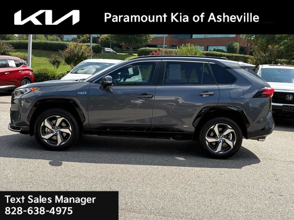 Used 2021 Toyota RAV4 SE w/ Weather & Moonroof Package AWD/4WD image 3