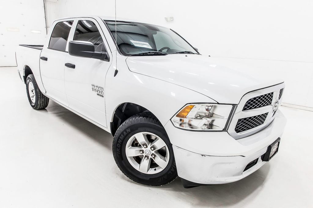Used 2022 RAM 1500 Classic SLT RWD image 9