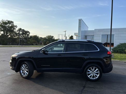 Used 2017 Jeep Cherokee Limited AWD/4WD image 4