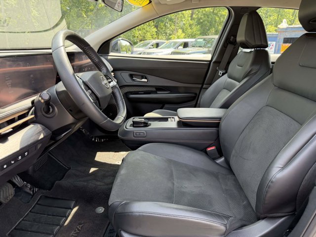 Used 2023 Nissan Ariya AWD image 16