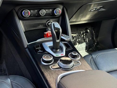 Used 2023 Alfa Romeo Stelvio Sprint RWD image 16