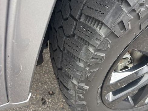 Used 2019 Jeep Grand Cherokee Altitude image 10