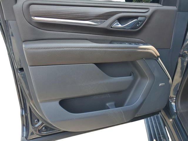Used 2022 GMC Yukon XL Denali AWD/4WD image 8