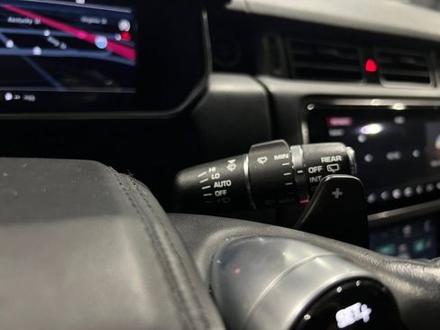 Used 2018 Land Rover Range Rover Long Wheelbase Supercharged image 38