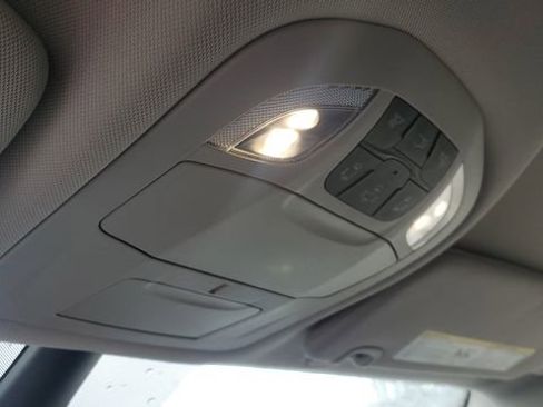 Certified 2024 Chrysler Pacifica Touring-L image 20