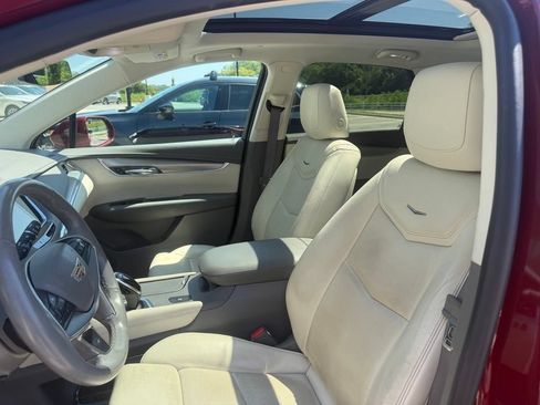 Used 2017 Cadillac XT5 Luxury FWD image 5