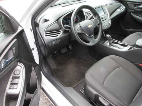 Certified 2017 Chevrolet Malibu LS image 10