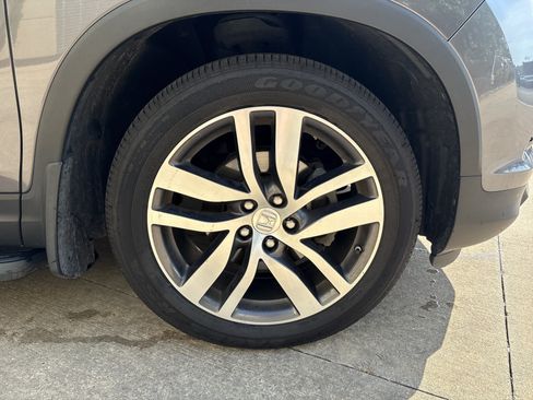 Used 2017 Honda Pilot Elite image 13