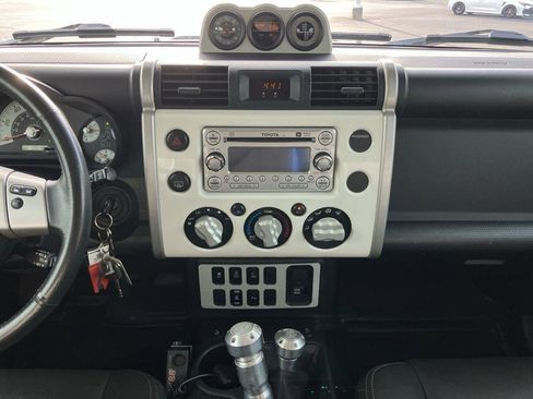 Used 2012 Toyota FJ Cruiser 4WD image 20