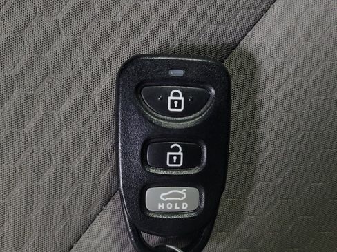 Used 2020 Hyundai Elantra SEL image 32