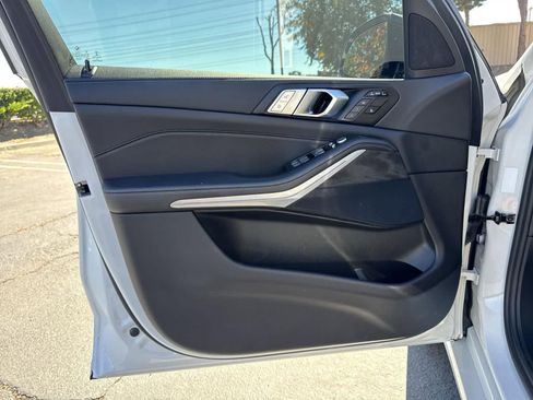 Used 2022 BMW X7 xDrive40i w/ Premium Package image 22