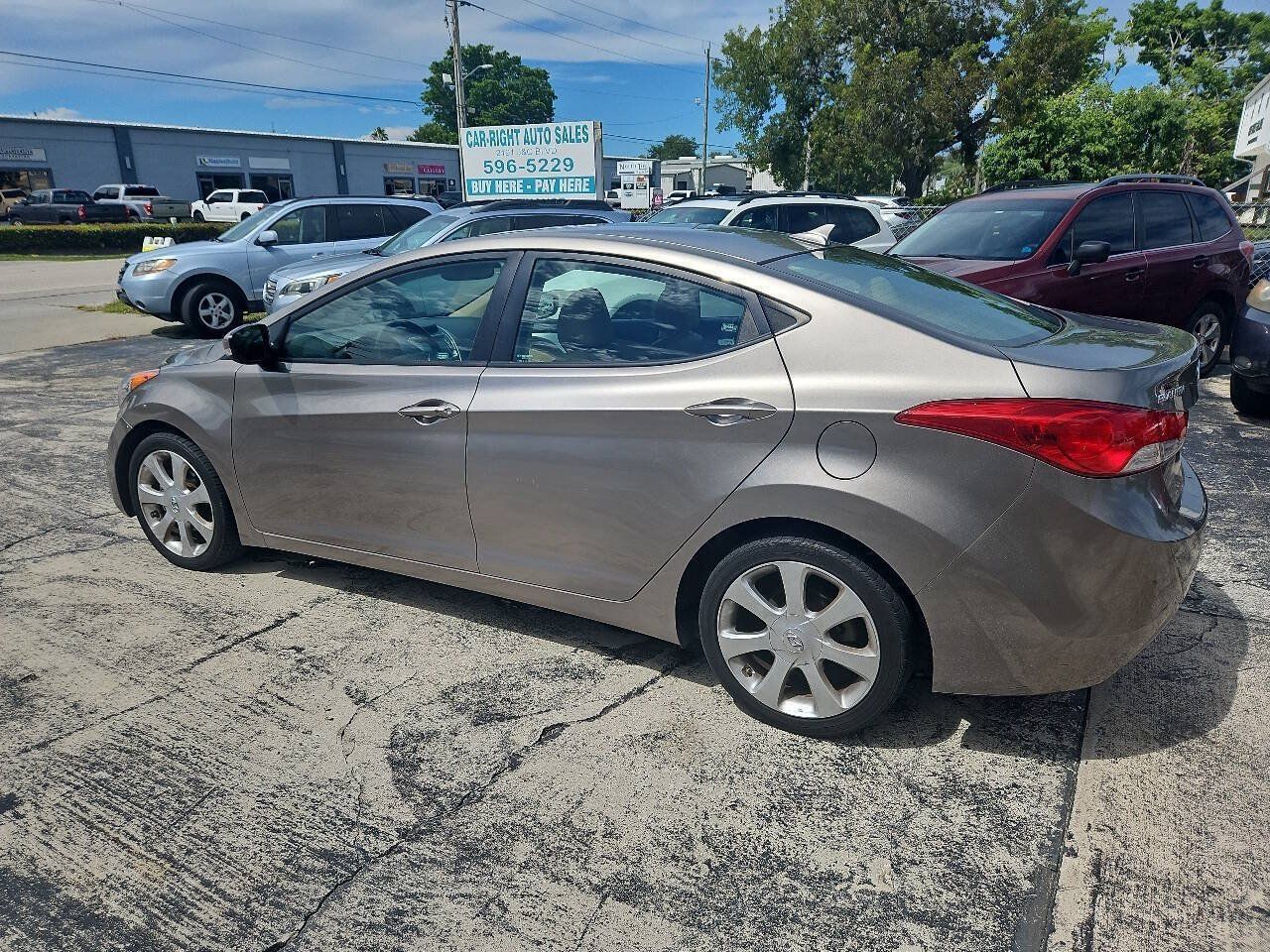 Used 2013 Hyundai Elantra Limited w/ Technology Pkg FWD image 5