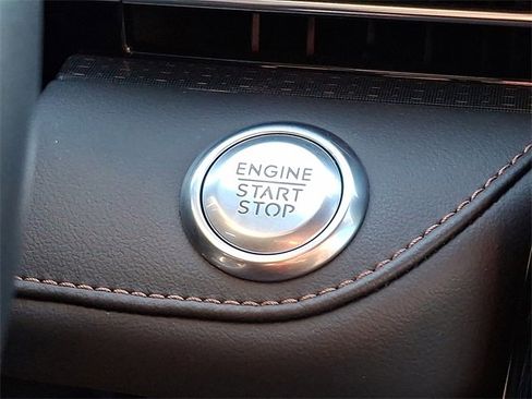 Used 2025 Lincoln Nautilus Reserve image 24