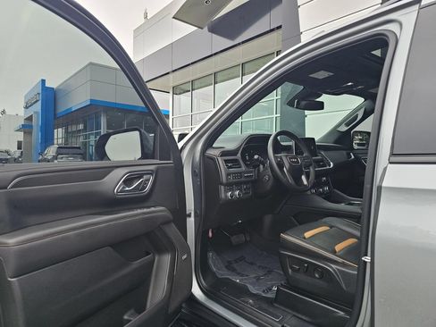 Used 2024 GMC Yukon XL AT4 w/ Technology Package AWD/4WD image 25