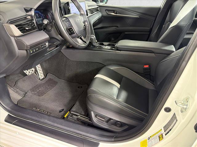 Used 2025 Toyota Camry SE w/ Multimedia Upgrade Package FWD image 10