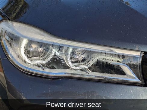 Used 2017 BMW 750i image 10
