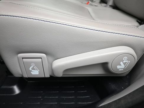 Used 2018 Toyota Highlander XLE w/ Protection Package #3 AWD/4WD image 33